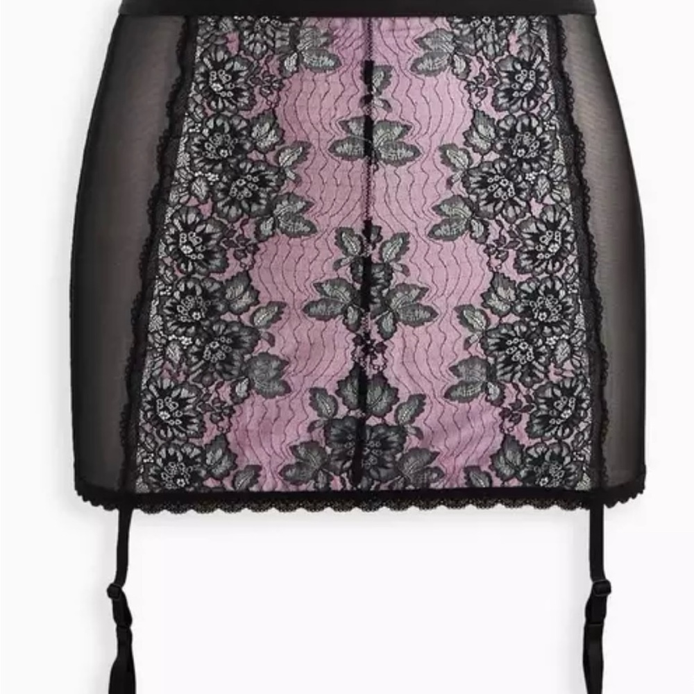 TORRID Two Tone Lace Skirt Garter